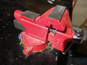lot 528 image: 3-12 Promark Bench Vice