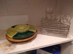 lot 544 image: Hazel Atlas Orchard Crystal Luncheon Plates & Cups & Lazy Susan