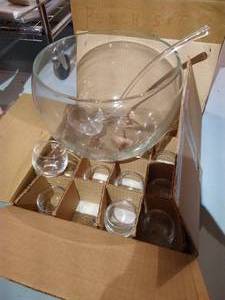 lot 556 image: West Virginia Glass Punch Bowl Set w Cups & Ladle Goldfish Bowl Style