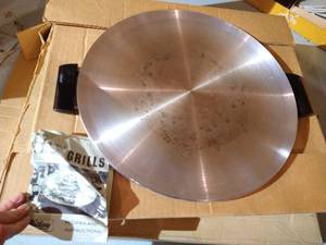 lot 572 image: Patio Lefse Grill w Original Box & Pamphlet