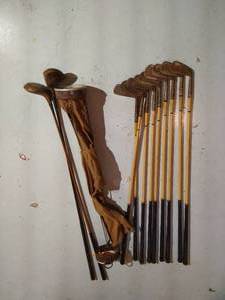 lot 581 image: Antique Golf Clubs, Size 2-10 George Nicole  Two Others