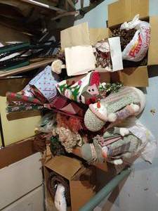 lot 587 image: Huge Lot of Christmas w Pair of 24 Snowmen