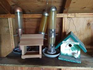 lot 591 image: Bird Feeders & House