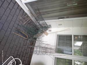 lot 611 image: Plant Stands, Supports & Tomato Cages
