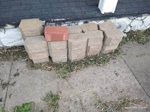 lot 619 image: Pavers