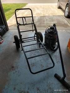 lot 630 image: Shop Vac & Rolling Stand