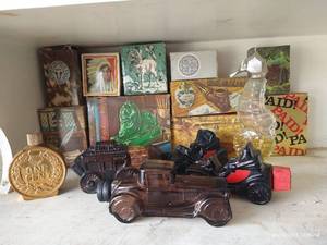 lot 642 image: Vintage Cologne Bottles w Boxes