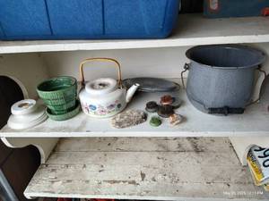 lot 649 image: Misc. Flower Pots (McCoy), Floral Frogs,  Pot wLid
