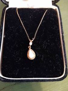 lot 80K image: Vintage 14K Gold Chain & Pendant With Opal