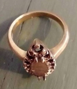 lot 80L image: Vintage 16K Gold Ring