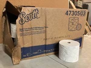 lot 13 image: Scott Small Core Toilet Paper