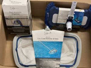 lot 4 image: Pool Accessories