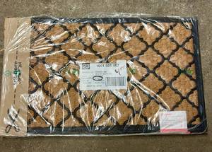 lot 9 image: 4x 18x30 Doormat