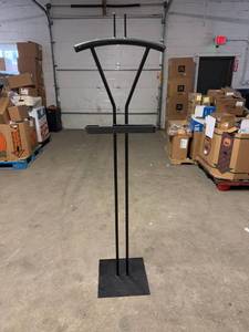 lot 43 image: Valet Stand