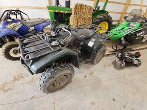 lot 3 image: Yamaha Kodiak 4x4 ATV
