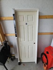 lot 11 image: Jeld-Wen Prehung Interior Door 28 x 80 Left-Hand Swing