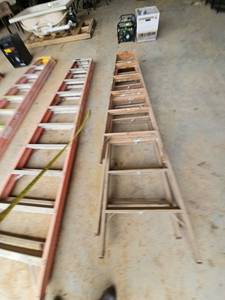 lot 23 image: 2 wooden ladders