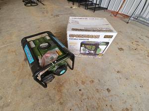 lot 27 image: Sportsman 4000 Surge Watt Portable Generator