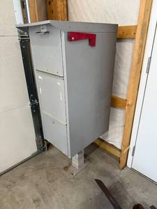lot 50 image: Heavy Duty Outdoor Locking Mailbox with Pedestal Mount