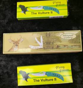 lot 10 image: Whitetail Cutlery & Flying Falcon   (2) - Flying Falcon pocketknife & (1) -The Whitetail Saddlehorn Pocetknife