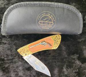 lot 12 image: Franklin Mint Colt Franklin Mint Single Action Army Peacemaker Folder