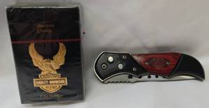 lot 15 image: Harley Davidson Collectors collection - Harley Davidson Camping Knife and Collectors Pack set