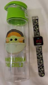 lot 26 image: Mandalorian Star Wars  Digtal watch with matching Mandalorian Waterbottle