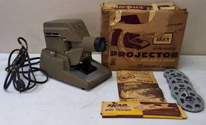 lot 53 image: Vintage SKAN SP-200A Slide Blower Cooled Projector