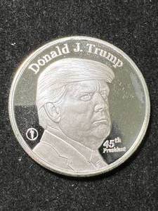 lot 15 image: 1 TROY OZ .999 FINE SILVER DONALD TRUMP ROUND