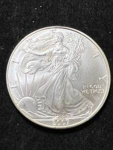 lot 41 image: 2007 AMERICAN SILVER EAGLE 1 TROY OZ .999 FINE SILVER