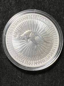 lot 58 image: 2024 AUSTRALIAN KANGAROO 1 TROY OZ .9999 FINE SILVER IN AIRTITE