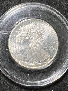lot 62 image: 14TH TROY OZ .999 FINE SILVER WALKING LIBERTY ROUND IN AIRTITE