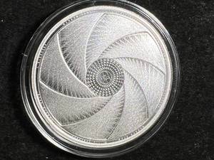 lot 70 image: 1 TROY OZ .999 FINE SILVER 2024 TOKELAU ROUND IN AIRTITE