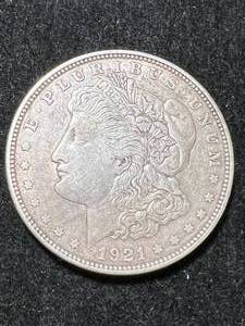 lot 87 image: 1921-D US MORGAN SILVER DOLLAR