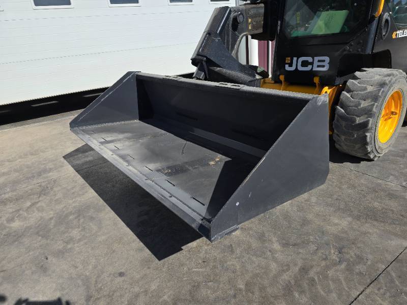 lot 29 image: Wolverine Skid Steer Bucket 86