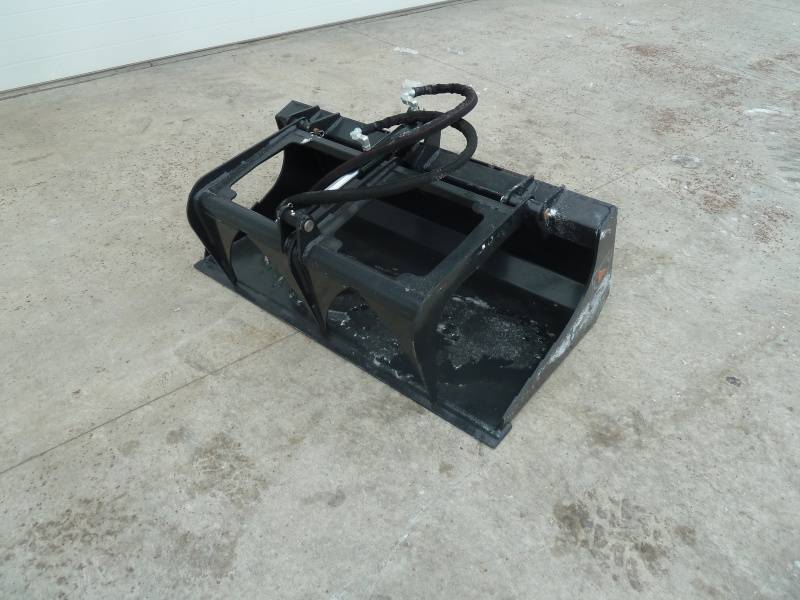 lot 91 image: Wolverine Mini Grapple Bucket