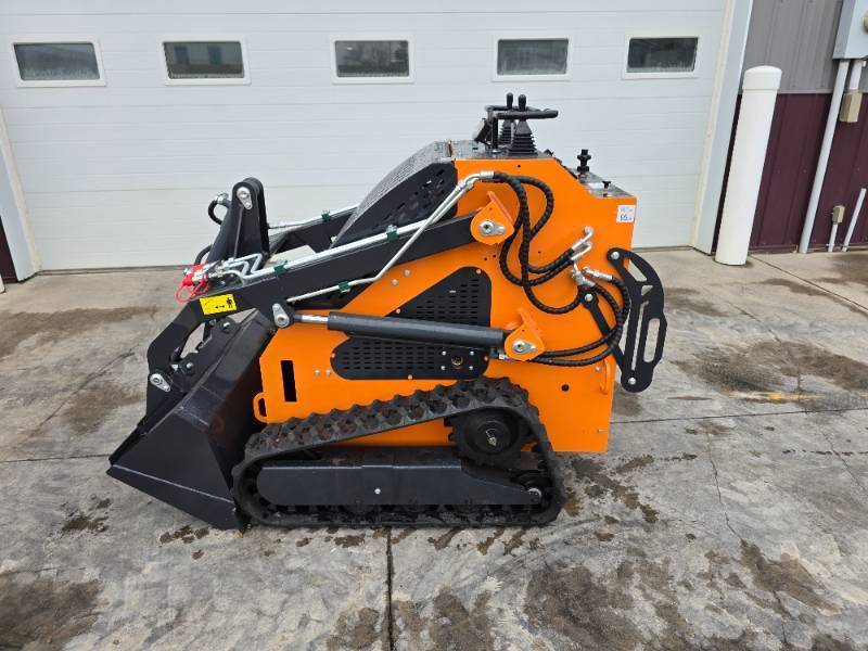 lot 5 image: Landherd Mini Skid Steer