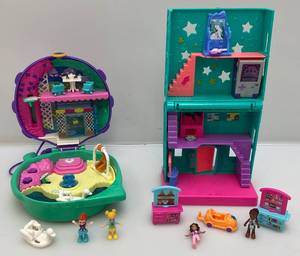 lot 25 image: Miniature Polly Pockets Playsets With People & More