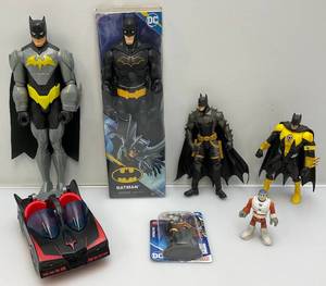 lot 43 image: Misc. Batman Figures Including 12 (Some New In Box)