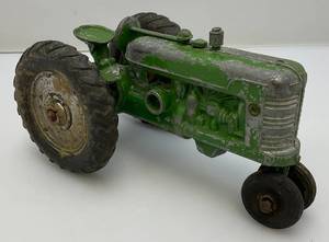 lot 60 image: 1947 American Percision Allis Chambers Minature Die Cast Tractor