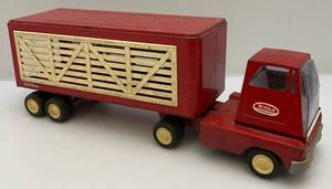 lot 95 image: Vintage 1960s Tonka Pressed Steel Livestock Truck (Missing back Gate)