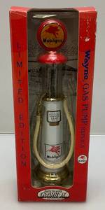 lot 98 image: Vintage Gearbox Brand Mobilgas Die Cast Wayne Gas Pump Replic  (NIB) 8