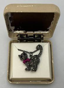 lot 113 image: Vintage Marcasite Rhinestone Feline Cat Pendant Necklace Gunmetal Gray Head Moves 18-20