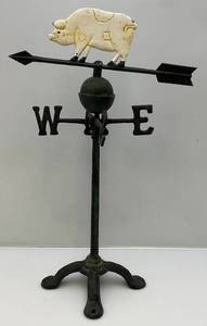 lot 124 image: Vintage 26 Tall Cast Iron Pig Weathervane