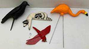 lot 143 image: Vintage Crow & Flamingo Blow Molds Lawn Dcor & More