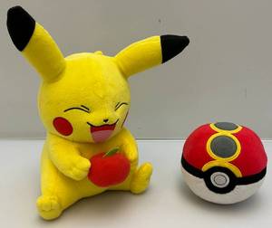 lot 180 image: Tomy 11 Pokemon Pikachu Holding Apple Plush & Poke Ball 5