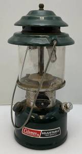 lot 2 image: 1980s Vintage Coleman Lantern