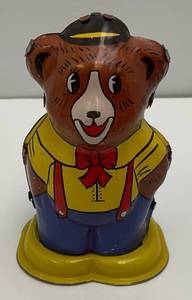 lot 241 image: Vintage Tin Litho Wind Up Walking Bear MS258A (Works) No Key