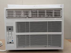 10,000 BTU 115-Volt Window Air Conditioner and Dehumidifier with Remote Control, 450 sq. ft. in White