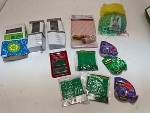 lot 34 image: Lot of Party Items